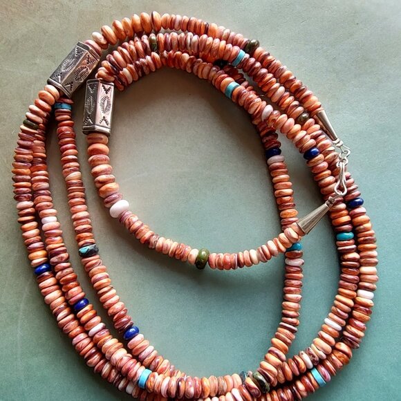 Multi-strand Santo Domingo Spiny Oyster necklace . - Picture 3 of 3